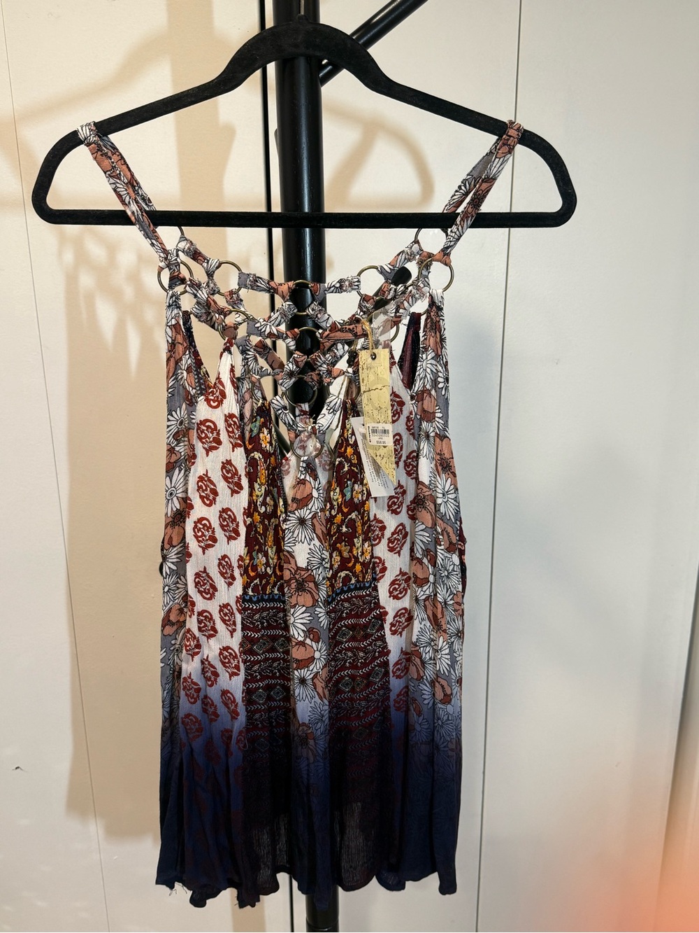 Gimmicks (Buckle brand) Boho Floral Printed Tie-Back Tank Top in Large - NWT! - Picture 2 of 11